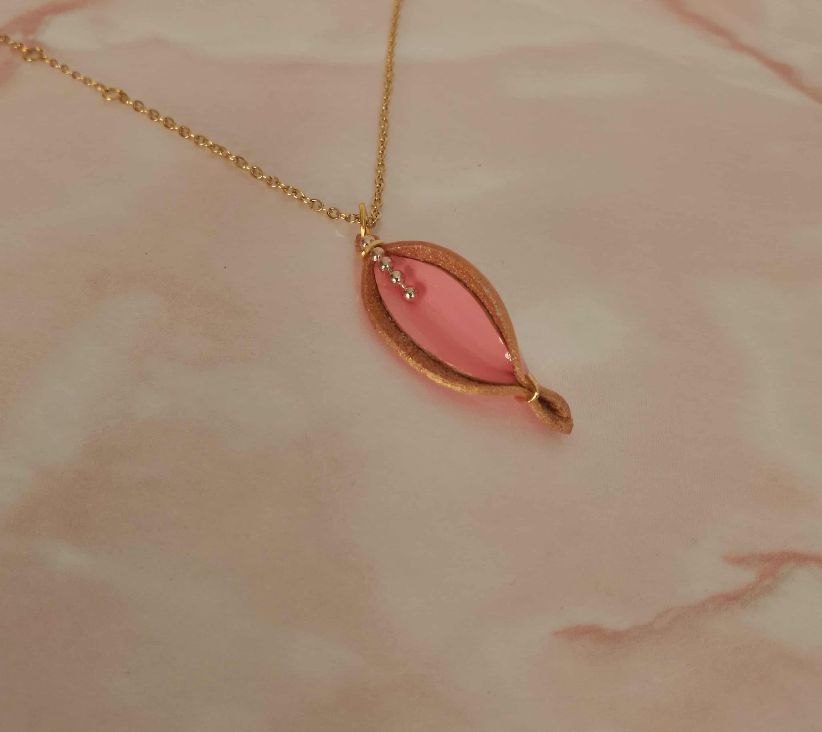 Viva Vulva necklace - Pink/Gold
